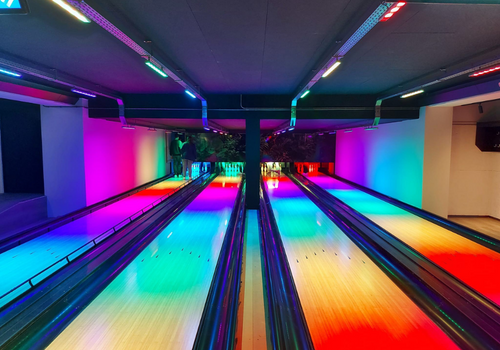 Bowlen Enschede op een nieuwe bowlingbaan